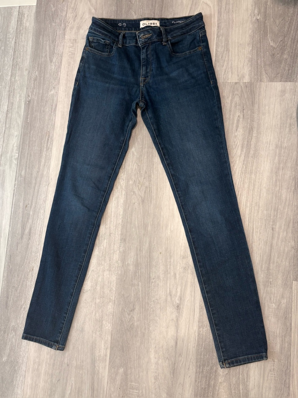 DL1961 Women’s Dark Indigo Skinny Jeans